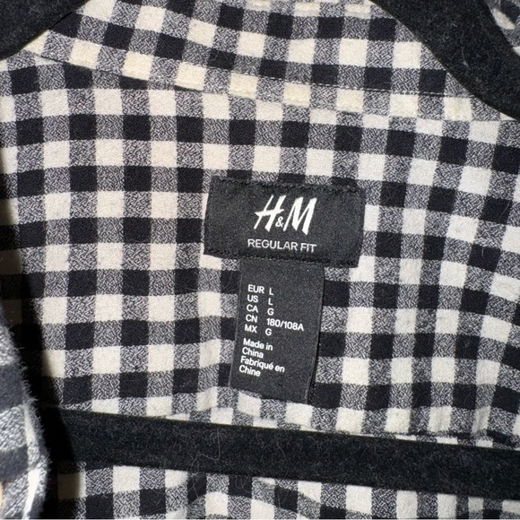 H&M Men’s Button-up - Picture 2 of 2